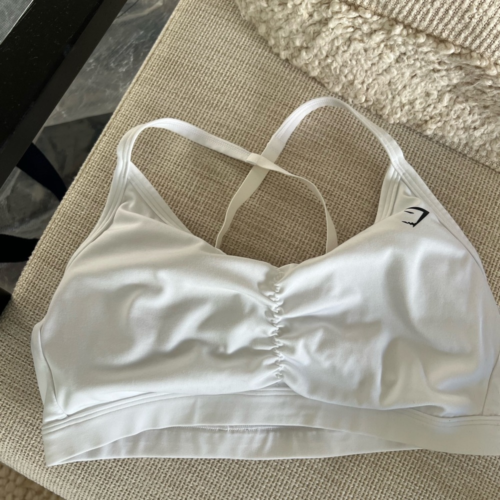 Gymshark white sportsbra